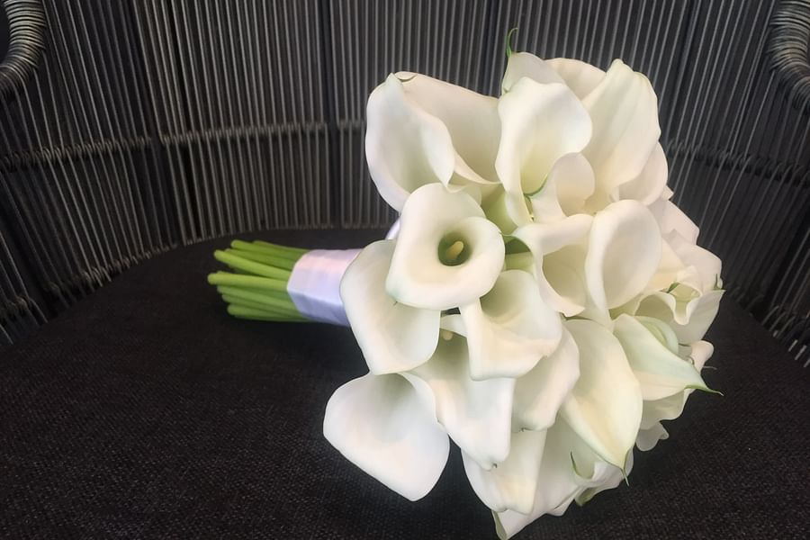 lilies wedding bouquet