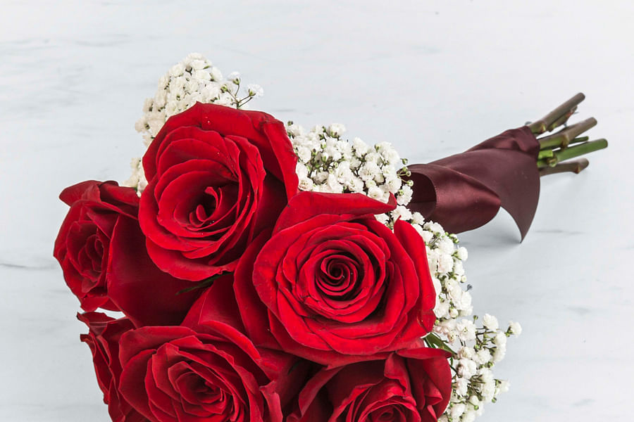 red roses bouquet