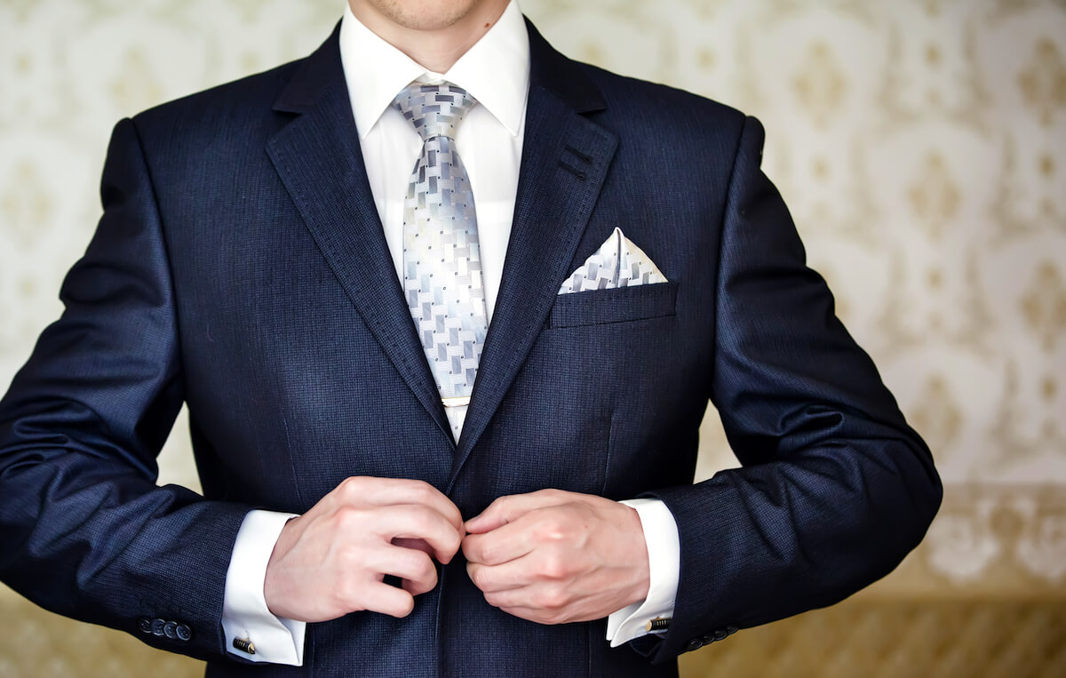 asymmetrical three-point pocket square fold