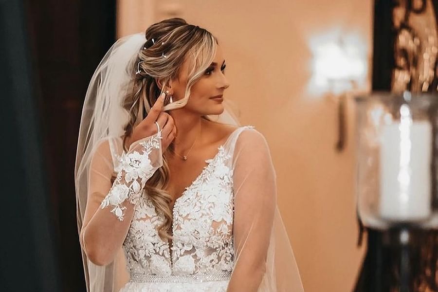 bridal seamstress consultation