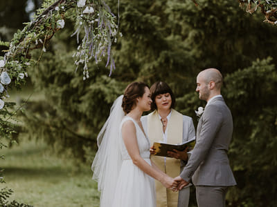 The Role of a Wedding Officiant: How to Become One and What It Involves